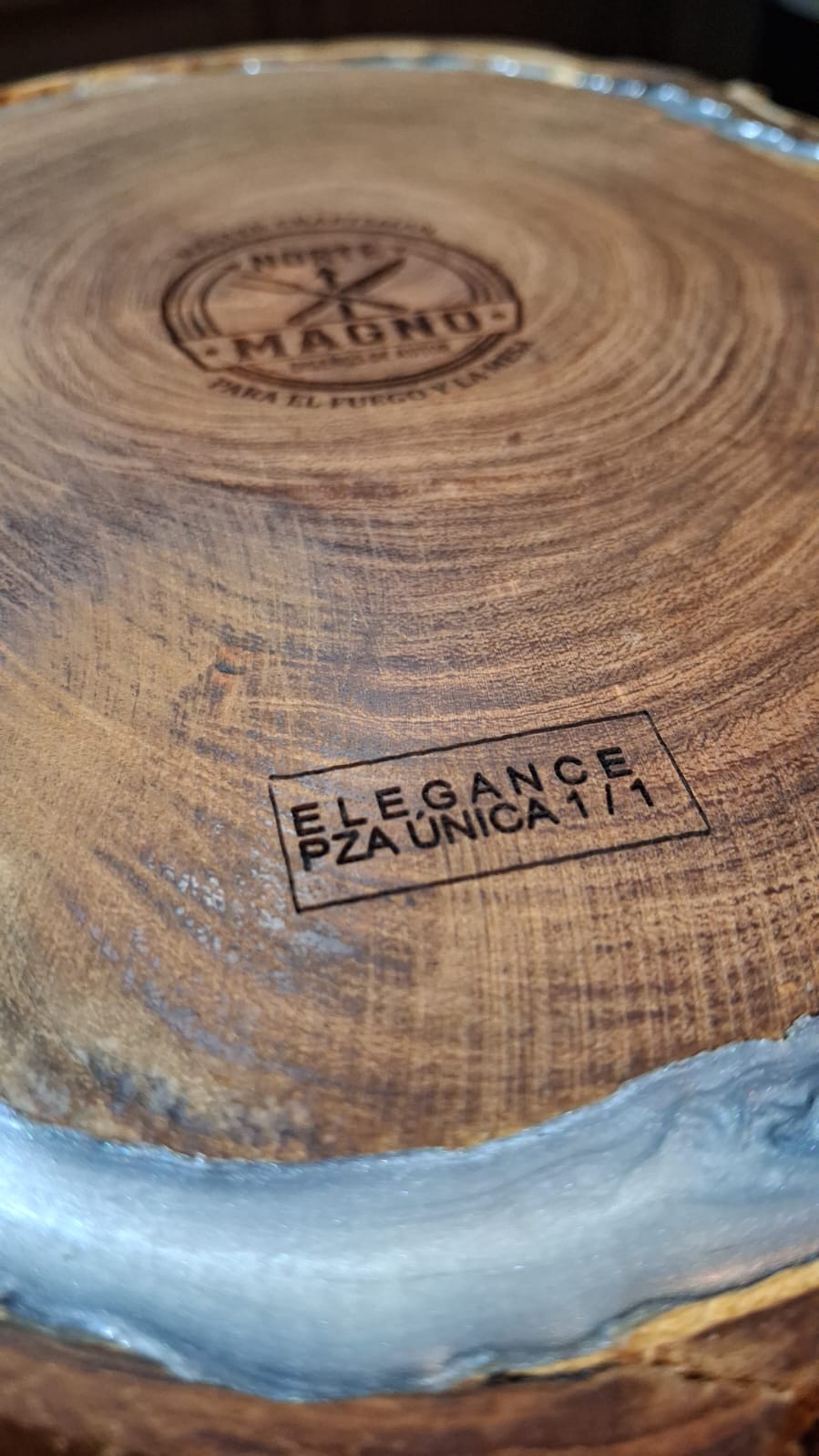 ELEGANCE — Tabla de Mezquite con Resina
